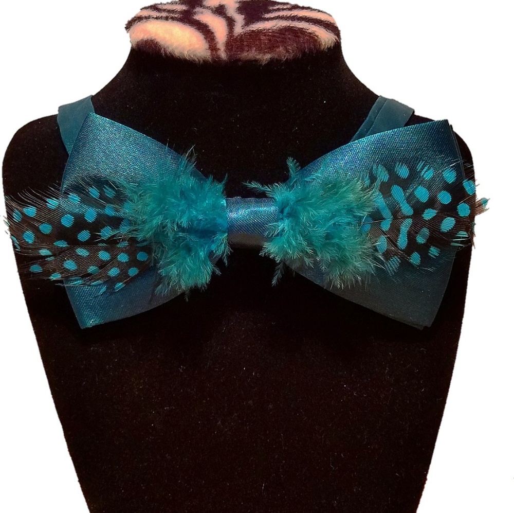 Teal Green 🐦 Feather Bowtie